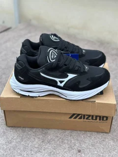 کفش مدل Mizuno مشکی سفید زیره نرم و راحت اورجینال وارداتی ویتنام مستر